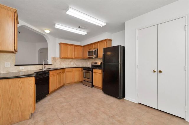 11830 Copperas Creek Drive, Sugar Land, TX 77498