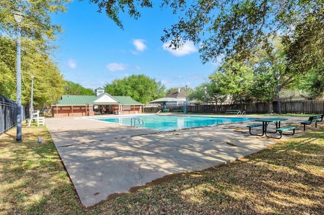 11830 Copperas Creek Drive, Sugar Land, TX 77498
