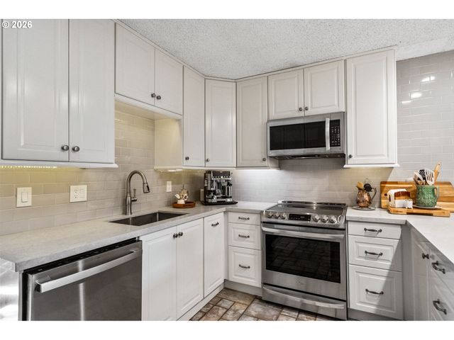 1200 Ne TERRITORIAL Rd 72, Canby, OR 97013