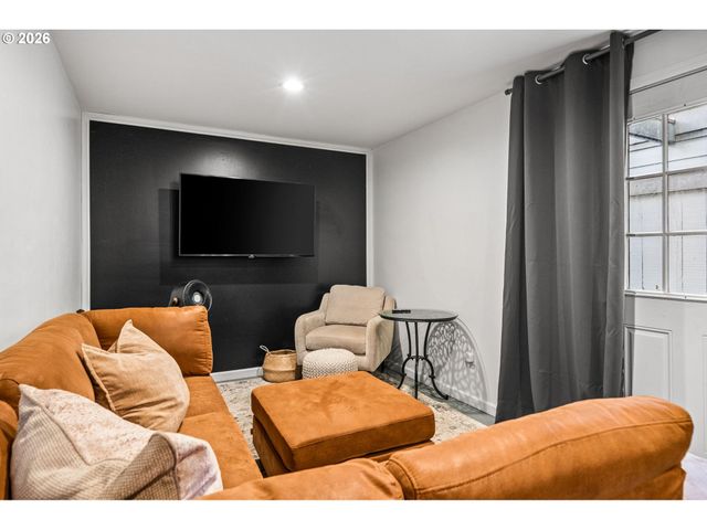 1200 Ne TERRITORIAL Rd 72, Canby, OR 97013