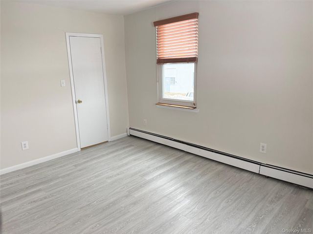 3 Toms Point Lane A, Port Washington, NY 11050