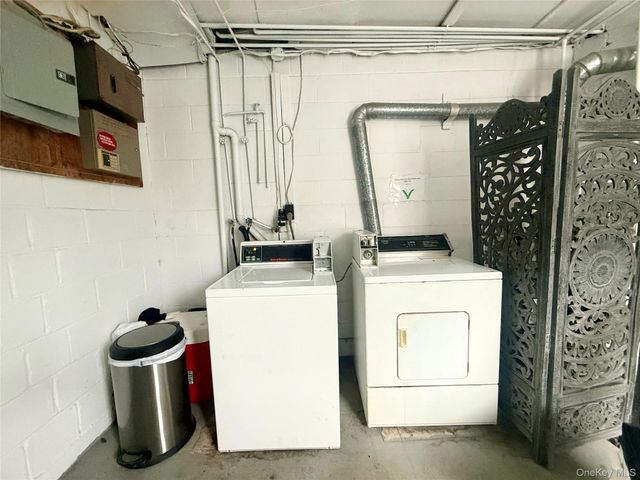 3 Toms Point Lane A, Port Washington, NY 11050