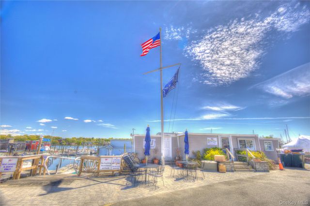 3 Toms Point Lane A, Port Washington, NY 11050