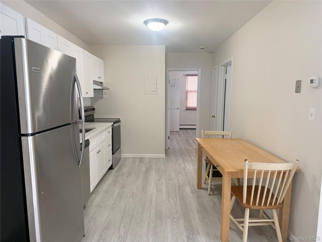 3 Toms Point Lane A, Port Washington, NY 11050