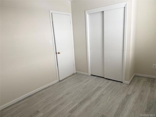 3 Toms Point Lane A, Port Washington, NY 11050