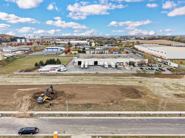 302 Michelle Lane, Cottage Grove, WI 53527