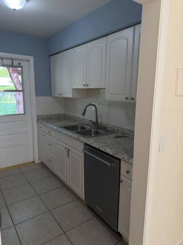 307 Northlake Drive, North Palm Beach, FL 33408