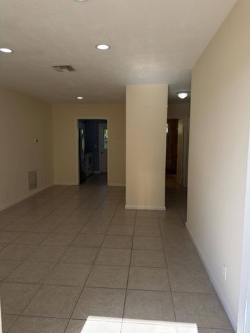307 Northlake Drive, North Palm Beach, FL 33408