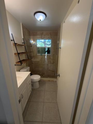 307 Northlake Drive, North Palm Beach, FL 33408