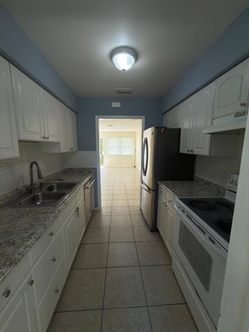 307 Northlake Drive, North Palm Beach, FL 33408