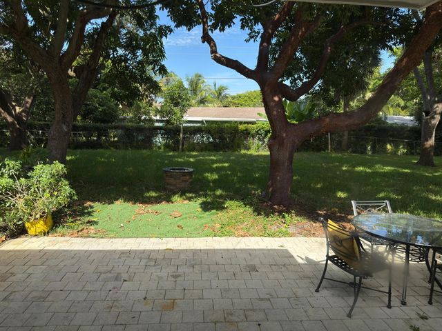 307 Northlake Drive, North Palm Beach, FL 33408
