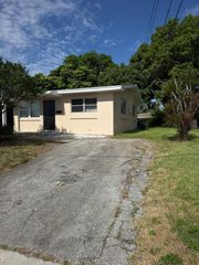 307 Northlake Drive, North Palm Beach, FL 33408