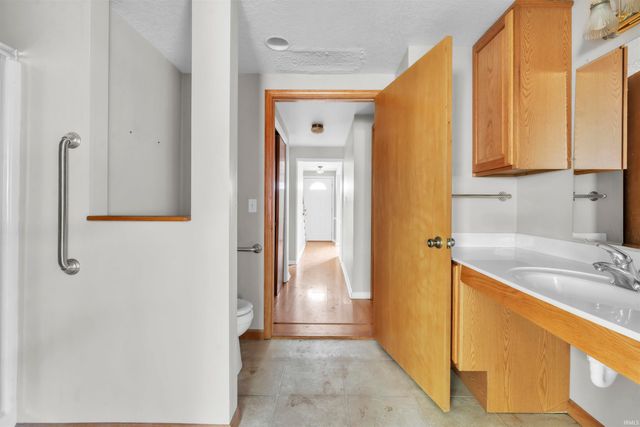 4031 Hedwig Drive, Fort Wayne, IN 46815