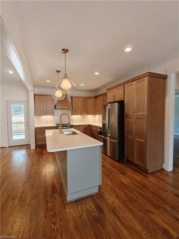 9461 White Tail Trail, Kernersville, NC 27284