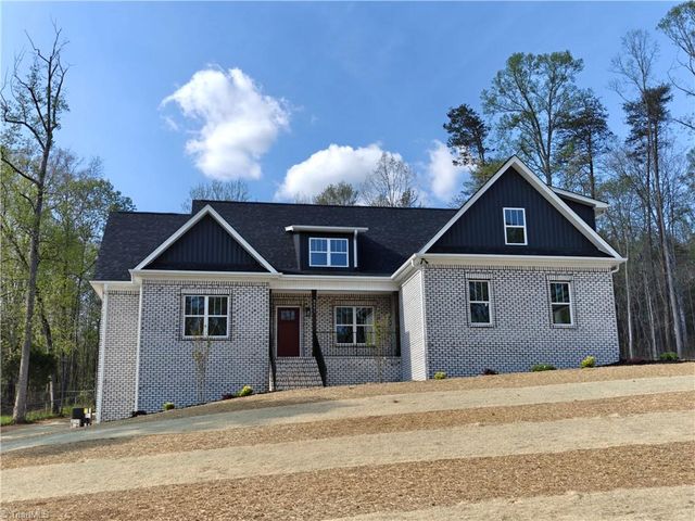 9461 White Tail Trail, Kernersville, NC 27284