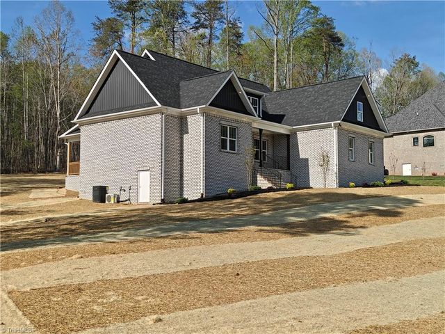 9461 White Tail Trail, Kernersville, NC 27284