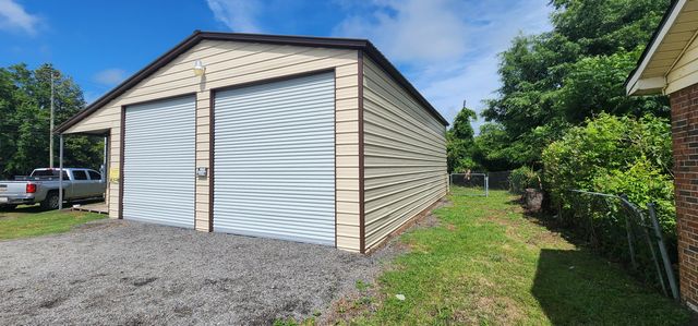 48 W Huggins Street, Manning, SC 29102