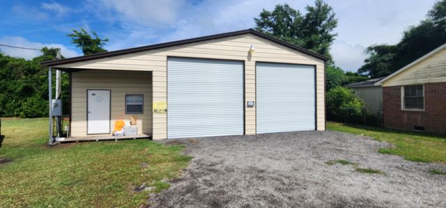 48 W Huggins Street, Manning, SC 29102
