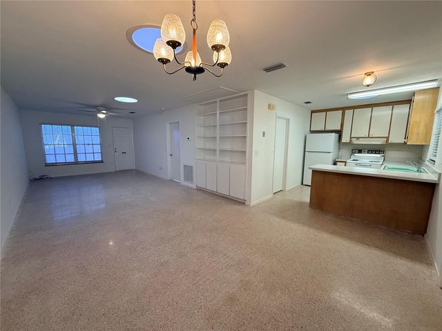 135 W MINNESOTA AVENUE 8, Deland, FL 32720