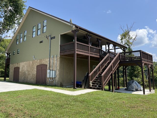 950 Sauger Dr, Charlotte, TN 37036