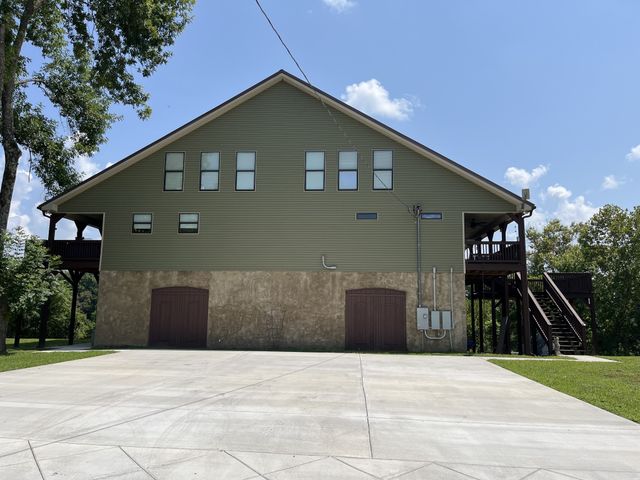 950 Sauger Dr, Charlotte, TN 37036