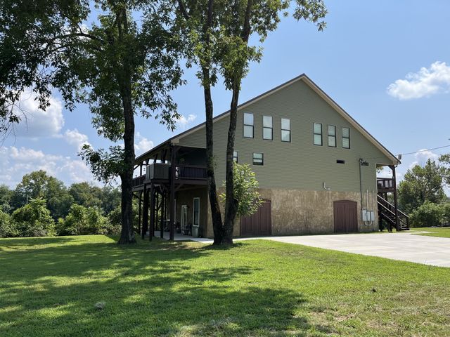 950 Sauger Dr, Charlotte, TN 37036