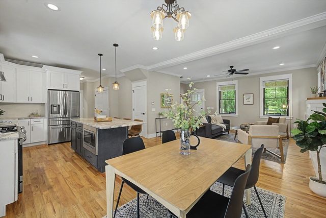 59 Ice Pond Dr, Northampton, MA 01062