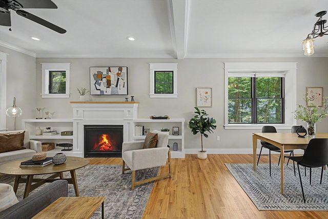 59 Ice Pond Dr, Northampton, MA 01062