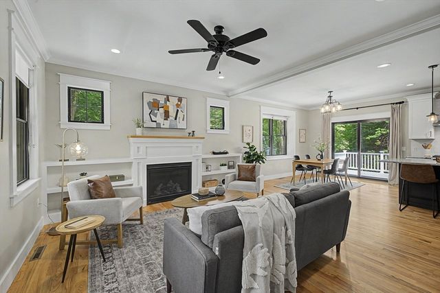 59 Ice Pond Dr, Northampton, MA 01062