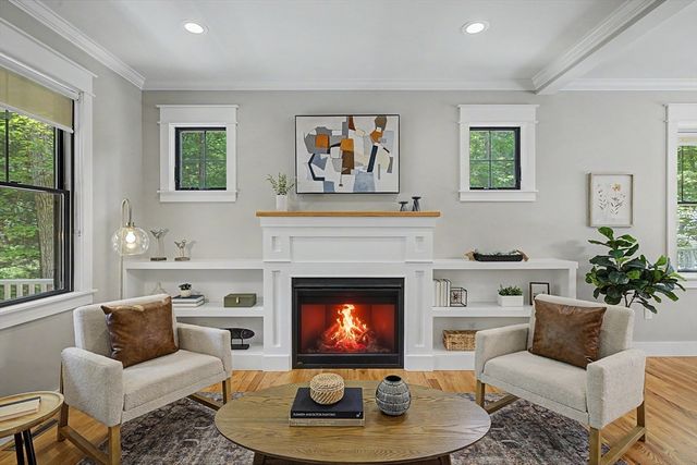 59 Ice Pond Dr, Northampton, MA 01062