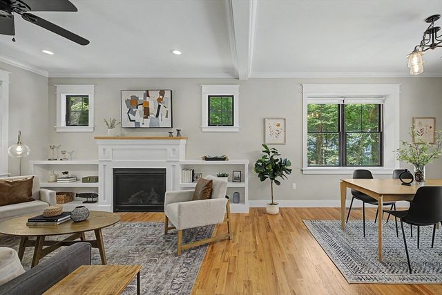 59 Ice Pond Dr, Northampton, MA 01062