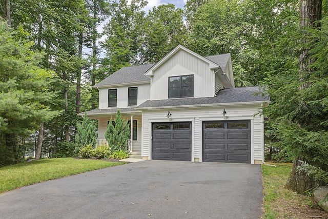 59 Ice Pond Dr, Northampton, MA 01062