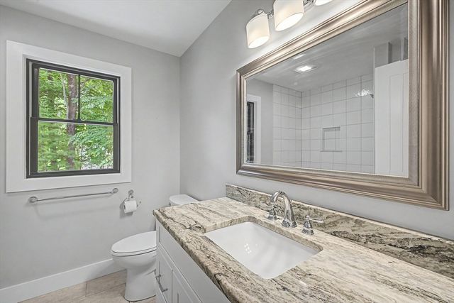 59 Ice Pond Dr, Northampton, MA 01062