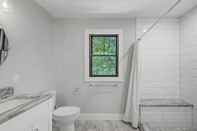 59 Ice Pond Dr, Northampton, MA 01062