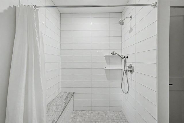 59 Ice Pond Dr, Northampton, MA 01062