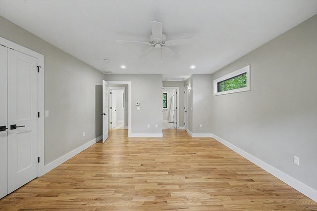 59 Ice Pond Dr, Northampton, MA 01062