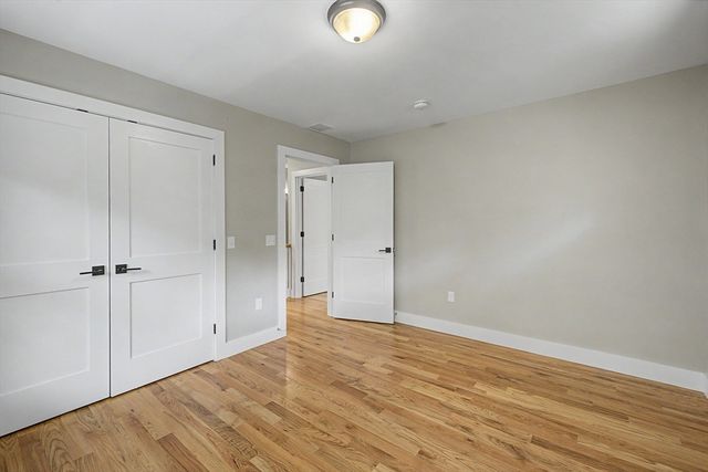 59 Ice Pond Dr, Northampton, MA 01062