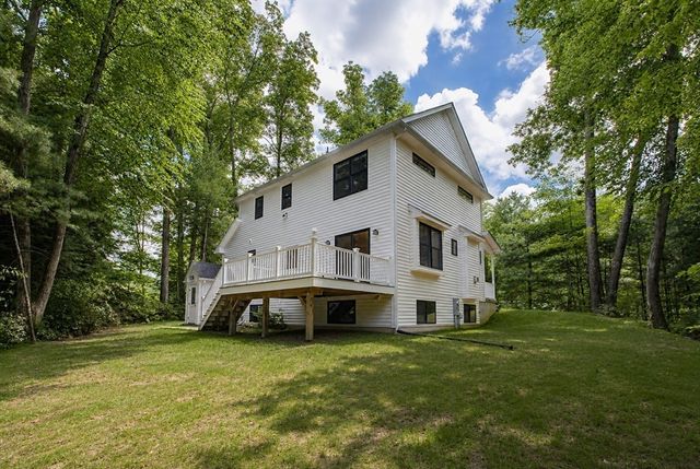 59 Ice Pond Dr, Northampton, MA 01062