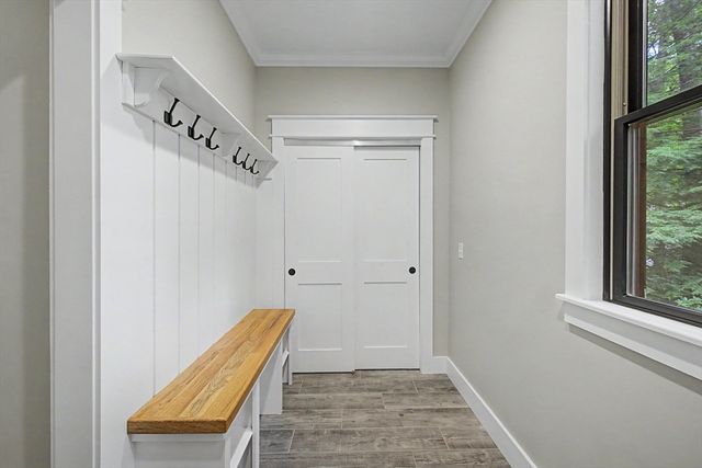 59 Ice Pond Dr, Northampton, MA 01062