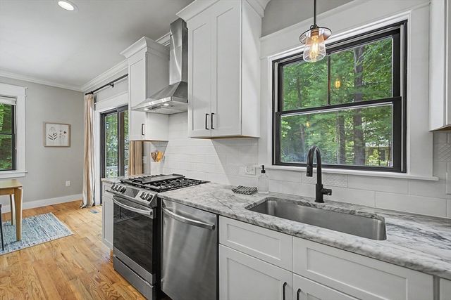 59 Ice Pond Dr, Northampton, MA 01062