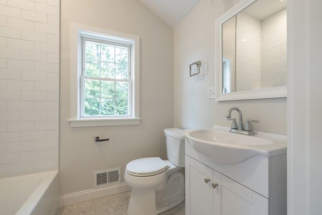 11 Fern St, Natick, MA 01760