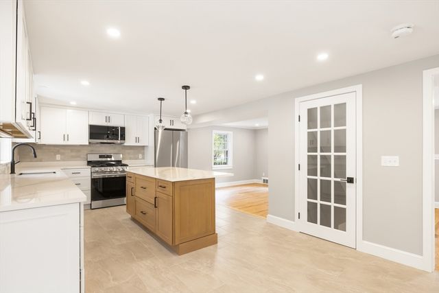 11 Fern St, Natick, MA 01760