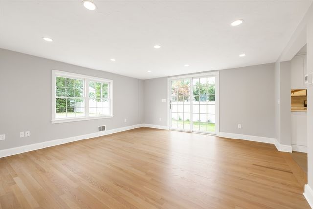 11 Fern St, Natick, MA 01760