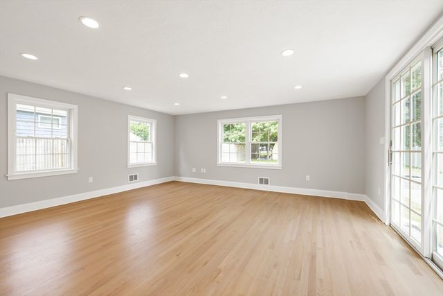 11 Fern St, Natick, MA 01760