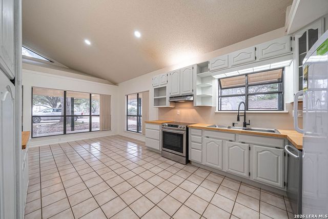 1211 Alamo, Castroville, TX 78009