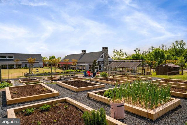 17762 KINGFISHER ISLE RD, Dumfries, VA 22026