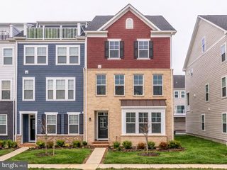 17762 KINGFISHER ISLE RD, Dumfries, VA 22026