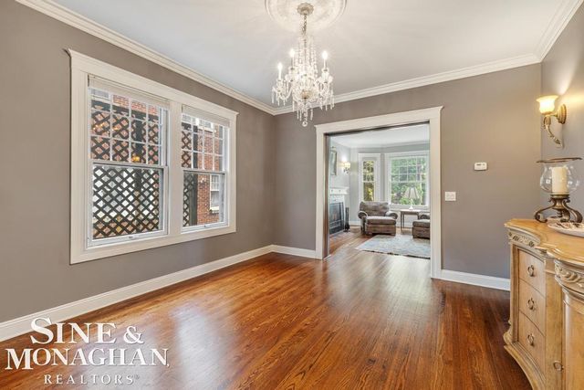 979 Lakepointe Street, Grosse Pointe Park, MI 48230