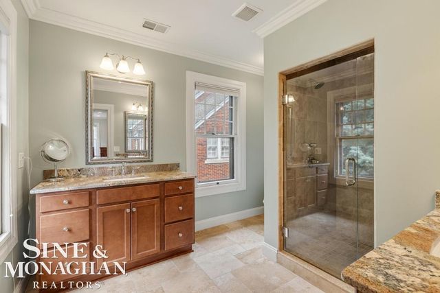 979 Lakepointe Street, Grosse Pointe Park, MI 48230