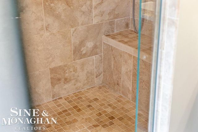 979 Lakepointe Street, Grosse Pointe Park, MI 48230